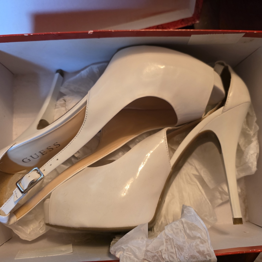 Guess Cream Patent Leather Heels